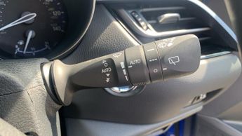 Toyota C-Hr 2.0 VVT-h GPF Design SUV 5dr Petrol Hybrid CVT Euro 6 (s/s) (184