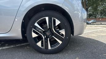Peugeot 208 50kWh E-Style Auto 5dr (7.4kW Charger)