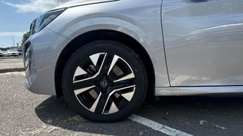Peugeot 208 50kWh E-Style Auto 5dr (7.4kW Charger)