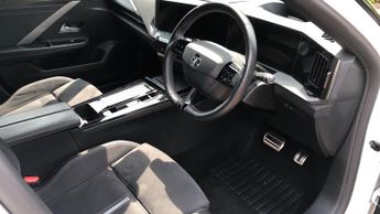 Vauxhall Astra 1.6 12.4kWh GSe Hatchback 5dr Petrol Plug-in Hybrid Auto Euro 6 