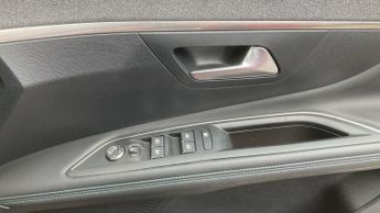 Peugeot 3008 SUV 1.2 PureTech MHEV Allure Premium + SUV 5dr Petrol Hybrid e-DSC E