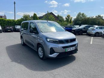 Vauxhall Combo 52kWh Design XL MPV 5dr Electric Auto (7.4kW Charger) (136 ps)