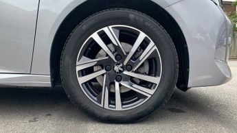 Peugeot 208 1.2 PureTech Allure Premium Hatchback 5dr Petrol EAT Euro 6 (s/s