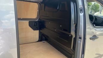 Peugeot expert e 1000 50kWh Professional Premium + Standard Panel Van 6dr Elect