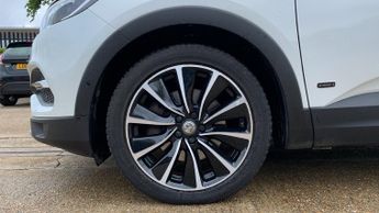 Vauxhall Grandland X 1.6 13.2kWh Ultimate Nav SUV 5dr Petrol Plug-in Hybrid Auto 4WD 