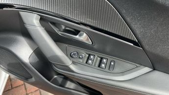 Peugeot 2008 50kWh GT SUV 5dr Electric Auto (136 ps)
