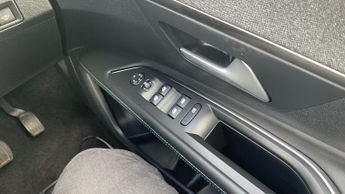 Peugeot 3008 SUV 1.6 13.2kWh Allure Premium SUV 5dr Petrol Plug-in Hybrid e-EAT E