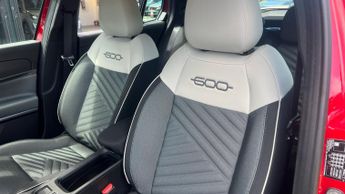 Fiat 600 1.2 MHEV SUV 5dr Petrol Hybrid e-DCT Euro 6 (s/s) (100 ps)