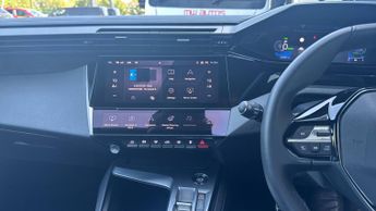 Peugeot 308 54kWh First Edition Hatchback 5dr Electric Auto (156 ps)