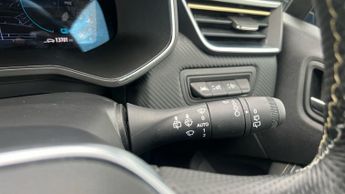 Renault Clio 1.6 E-TECH E-Tech engineered Hatchback 5dr Petrol Hybrid Auto Eu