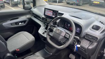 Vauxhall Combo Life Electric 52kWh Ultimate MPV 5dr Electric Auto (7.4kW Charger) (136 ps)