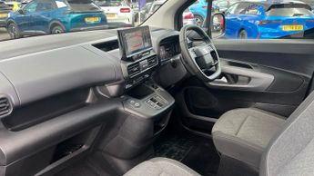 Vauxhall Combo Life Electric 52kWh Ultimate MPV 5dr Electric Auto (7.4kW Charger) (136 ps)