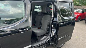 Vauxhall Combo Life Electric 52kWh Ultimate MPV 5dr Electric Auto (7.4kW Charger) (136 ps)