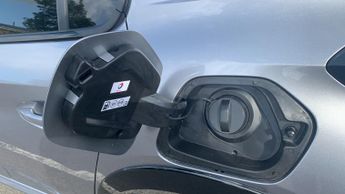 Peugeot 208 1.2 PureTech MHEV GT Hatchback 5dr Petrol Hybrid e-DSC Euro 6 (s
