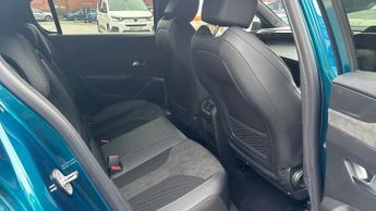 Peugeot 308 54kWh GT Hatchback 5dr Electric Auto (156 ps)