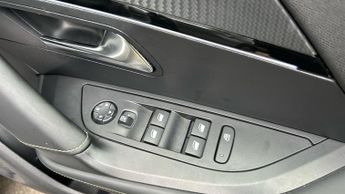 Peugeot 2008 50kWh GT SUV 5dr Electric Auto (7kW Charger) (136 ps)