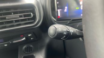 Vauxhall Combo Life Electric 52kWh Ultimate MPV 5dr Electric Auto (7.4kW Charger) (136 ps)