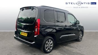 Vauxhall Combo Life Electric 52kWh Ultimate MPV 5dr Electric Auto (7.4kW Charger) (136 ps)