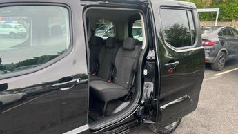 Vauxhall Combo Life Electric 52kWh Ultimate MPV 5dr Electric Auto (7.4kW Charger) (136 ps)