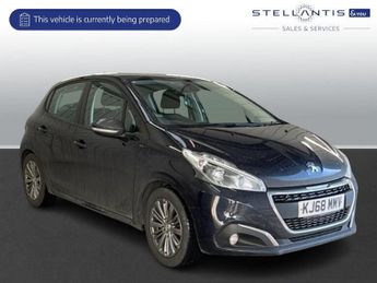 Peugeot 208 1.2 PureTech Signature Hatchback 5dr Petrol Manual Euro 6 (s/s) 