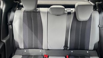 Vauxhall Mokka Electric 50kWh Griffin SUV 5dr Electric Auto (136 ps)