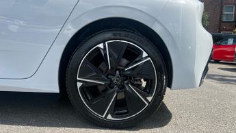 Peugeot 308 54kWh GT Hatchback 5dr Electric Auto (156 ps)