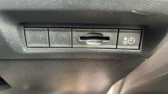 Peugeot 308 54kWh GT Hatchback 5dr Electric Auto (156 ps)