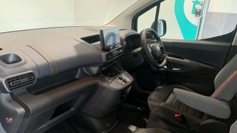 Citroen Berlingo 52kWh MAX M MPV 5dr Electric Auto (7.4kW Charger) (136 ps)