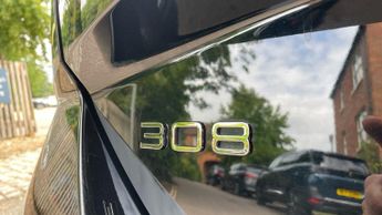 Peugeot 308 Sw 1.2 PureTech Allure Estate 5dr Petrol EAT Euro 6 (s/s) (130 ps)