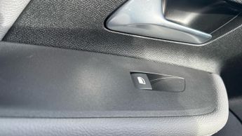 Vauxhall Mokka Electric 50kWh Griffin SUV 5dr Electric Auto (136 ps)