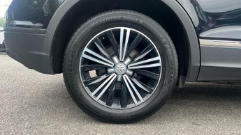 Volkswagen Tiguan 2.0 TDI BlueMotion Tech SE SUV 5dr Diesel DSG 4Motion Euro 6 (s/