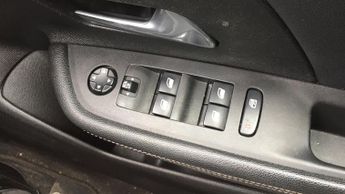Vauxhall Mokka Electric 50kWh SRi Nav Premium SUV 5dr Electric Auto (136 ps)