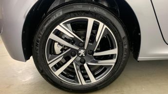 Peugeot 208 1.2 PureTech Allure Premium + Hatchback 5dr Petrol EAT Euro 6 (s
