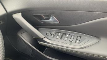Peugeot 308 1.6 12.4kWh GT Hatchback 5dr Petrol Plug-in Hybrid e-EAT Euro 6 