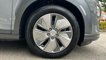 Hyundai Kona 64kWh Premium SE SUV 5dr Electric Auto (7kW Charger) (204 ps)