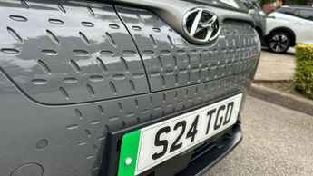 Hyundai Kona 64kWh Premium SE SUV 5dr Electric Auto (7kW Charger) (204 ps)