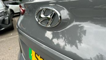 Hyundai Kona 64kWh Premium SE SUV 5dr Electric Auto (7kW Charger) (204 ps)