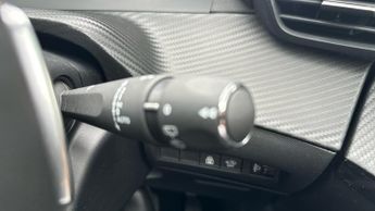 Peugeot 208 1.2 PureTech MHEV Allure Hatchback 5dr Petrol Hybrid e-DSC Euro 