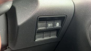 Vauxhall Combo Life Electric 52kWh Design XL MPV 5dr Electric Auto (7.4kW Charger) (136 ps)