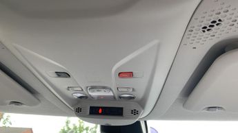 Vauxhall Combo Life Electric 52kWh Design XL MPV 5dr Electric Auto (7.4kW Charger) (136 ps)