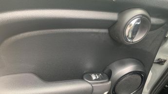 Mini Hatch 1.2 One Hatchback 5dr Petrol Auto Euro 6 (s/s) (102 ps)
