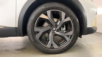 Renault Captur 1.6 E-TECH E-Tech engineered SUV 5dr Petrol Hybrid Auto Euro 6 (