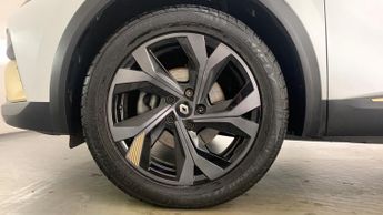 Renault Captur 1.6 E-TECH E-Tech engineered SUV 5dr Petrol Hybrid Auto Euro 6 (