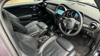Mini Hatch 1.5 Cooper Exclusive Hatchback 3dr Petrol Steptronic Euro 6 (s/s