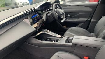 Peugeot 308 54kWh Allure Hatchback 5dr Electric Auto (156 ps)