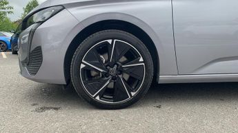 Peugeot 308 54kWh Allure Hatchback 5dr Electric Auto (156 ps)