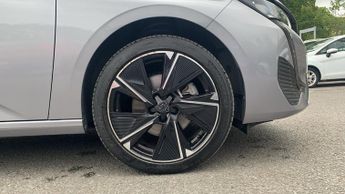 Peugeot 308 54kWh Allure Hatchback 5dr Electric Auto (156 ps)