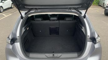 Peugeot 308 54kWh Allure Hatchback 5dr Electric Auto (156 ps)