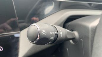 Peugeot 308 54kWh Allure Hatchback 5dr Electric Auto (156 ps)