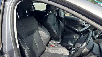 Peugeot 2008 1.2 PureTech GPF Allure SUV 5dr Petrol EAT Euro 6 (s/s) (110 ps)